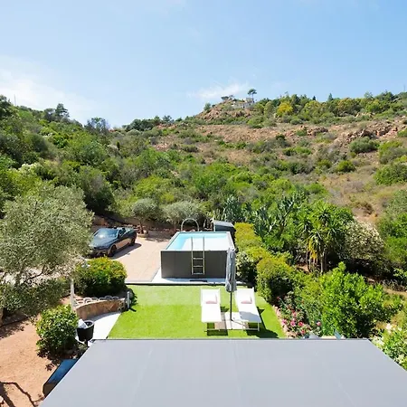 Tetty - Garden & Private Pool Near The Sea