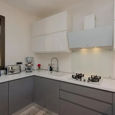 Tetty - Garden & Private Pool Near The Sea Ferienhaus