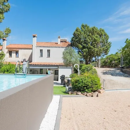 Дом отдыха Tetty - Garden & Private Pool Near The Sea Форте-Вилладж