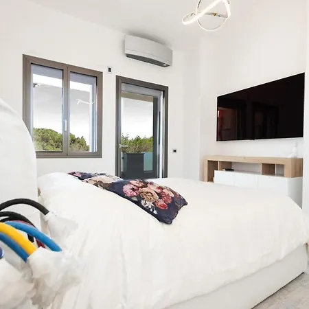 Tetty - Garden & Private Pool Near The Sea Ferienhaus *